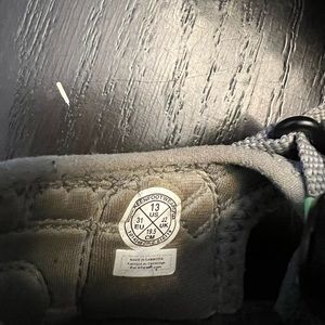 Keens boys size 13. Barely worn.